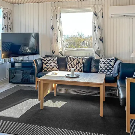 2 Bedroom Stunning In *