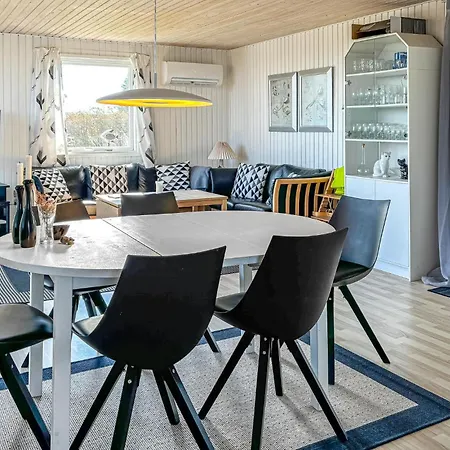 2 Bedroom Stunning In Nyaraló *